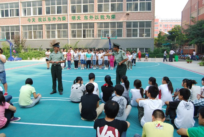 洛陽東外2012初中部新生軍訓(xùn)