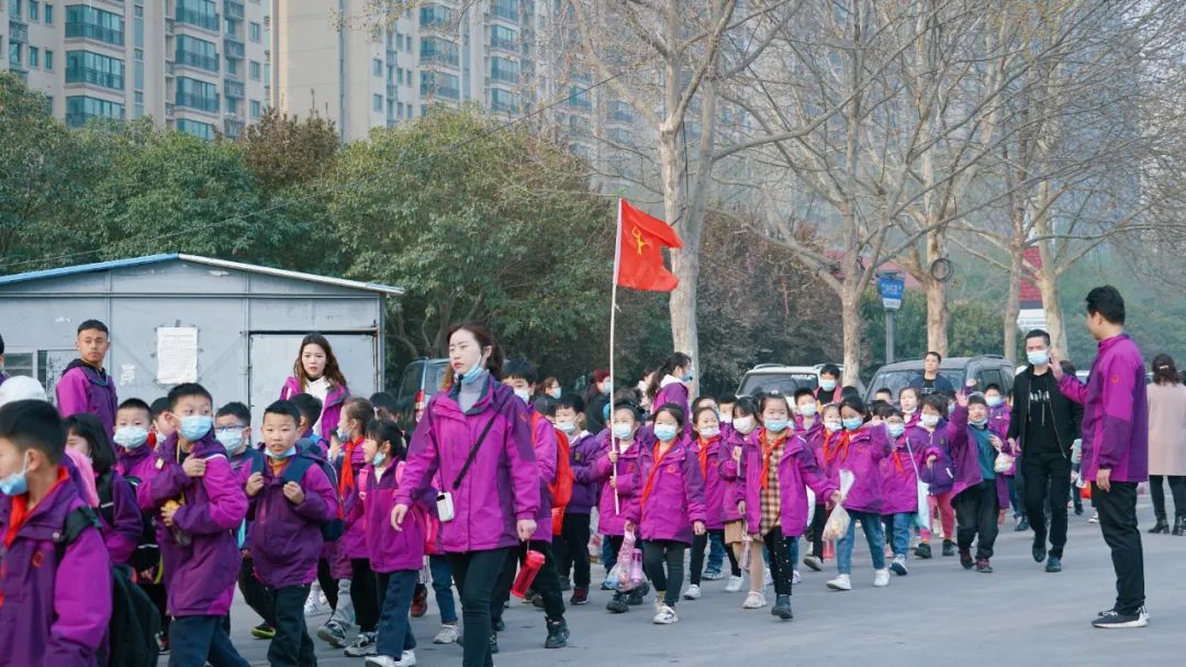 與春天相約，攜快樂同行——洛陽(yáng)東外小學(xué)部研學(xué)系列活動(dòng)（三）