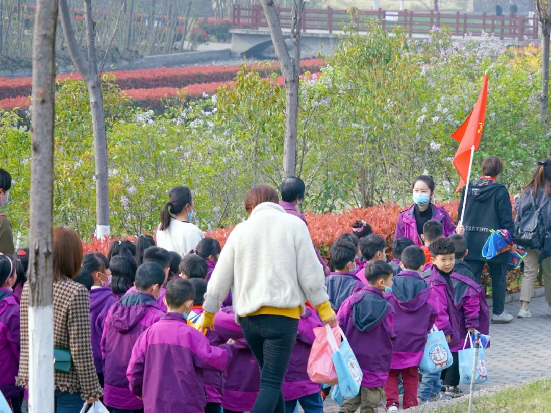 與春天相約，攜快樂同行——洛陽(yáng)東外小學(xué)部研學(xué)系列活動(dòng)（三）