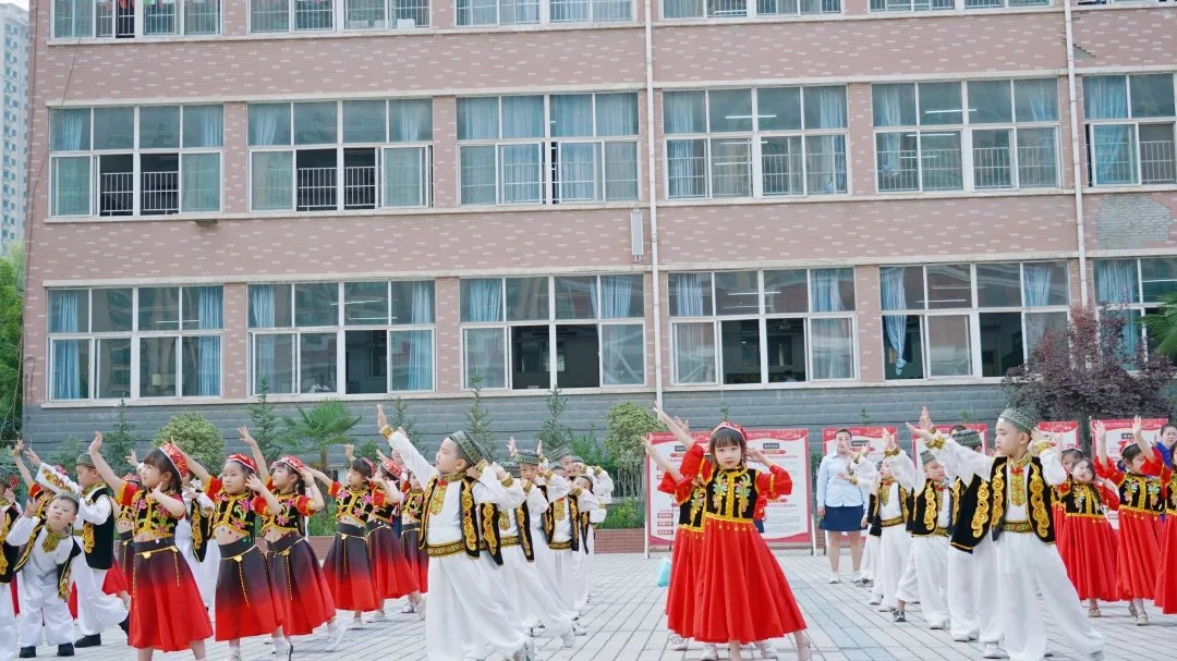 洛陽東方外國語幼兒園獻禮建黨一百年暨六一民族大聯(lián)歡活動