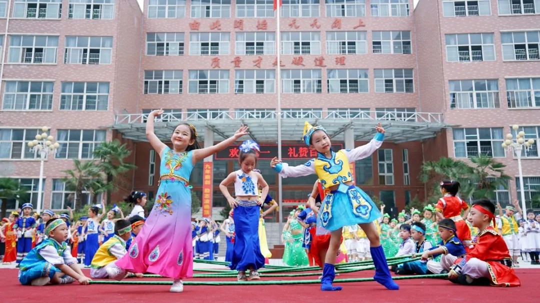 洛陽東方外國語幼兒園獻禮建黨一百年暨六一民族大聯(lián)歡活動