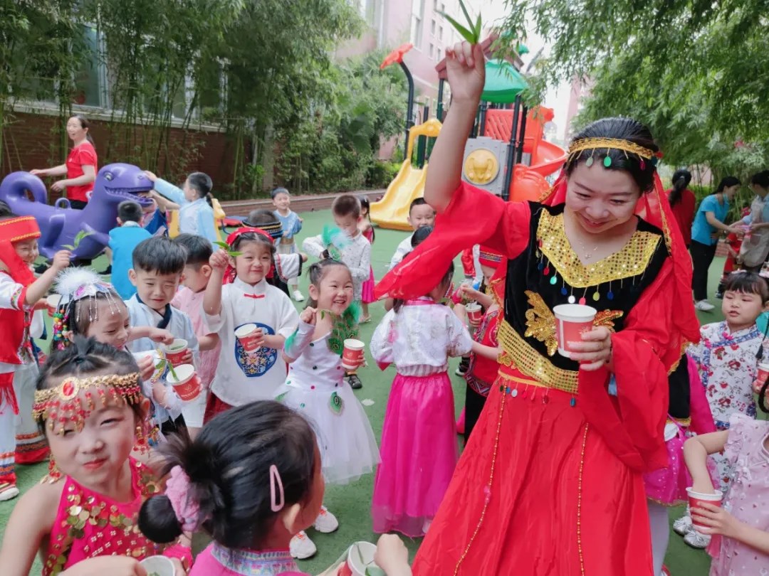 洛陽東方外國語幼兒園獻禮建黨一百年暨六一民族大聯(lián)歡活動