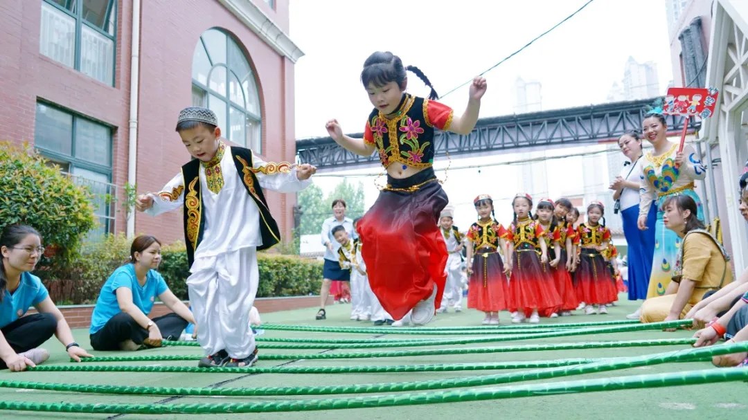 洛陽東方外國語幼兒園獻禮建黨一百年暨六一民族大聯(lián)歡活動