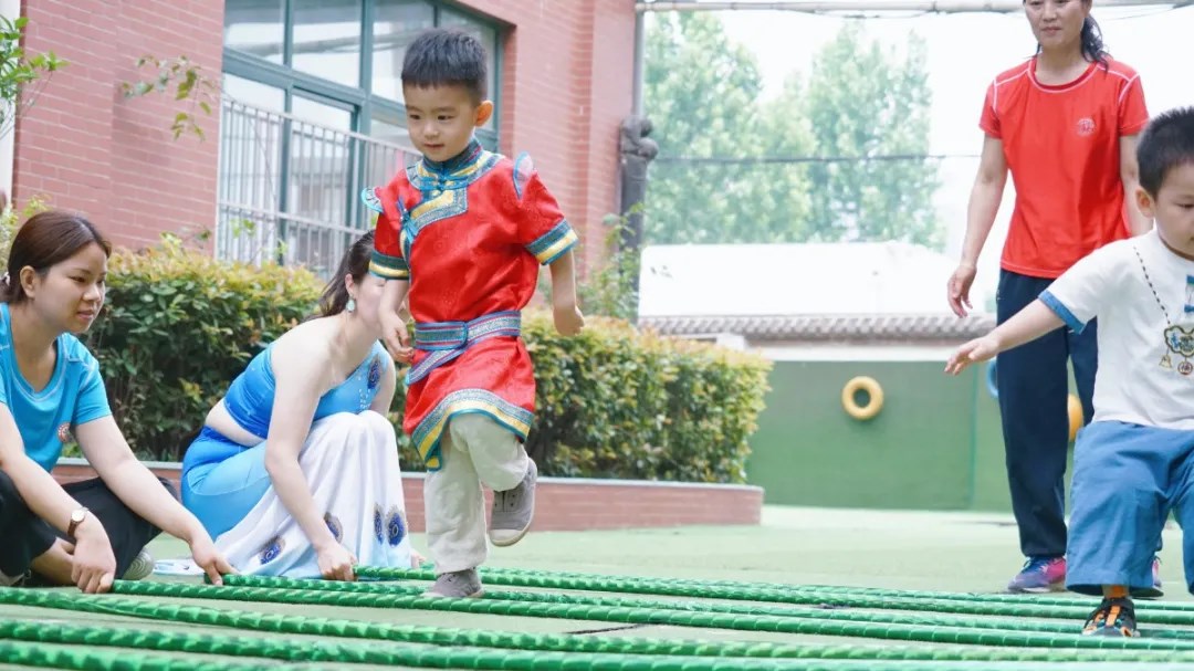 洛陽東方外國語幼兒園獻禮建黨一百年暨六一民族大聯(lián)歡活動