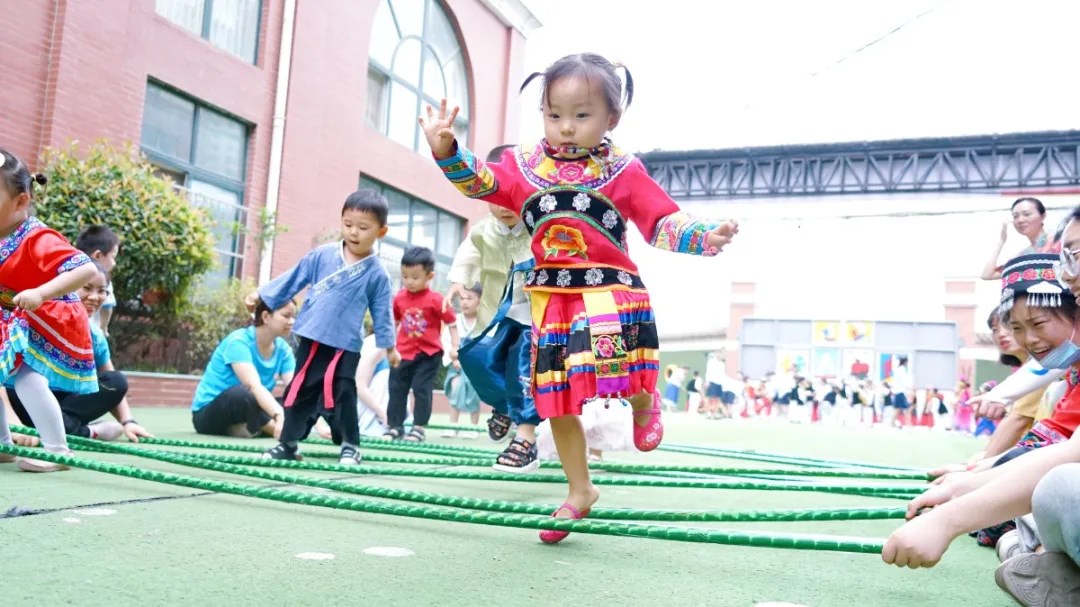 洛陽東方外國語幼兒園獻禮建黨一百年暨六一民族大聯(lián)歡活動